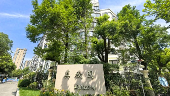 万里楼组聚合力，社区共治换新颜