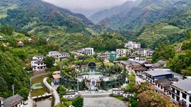 咸宁大型实景剧《瑶望千年・云歌》国庆火爆出圈，星空下沉浸式感受千年瑶韵