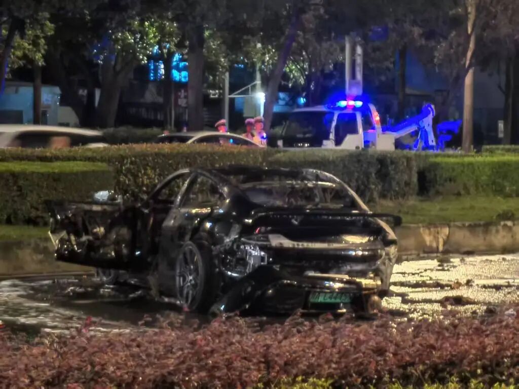 警方通报“小米SU7碰撞后爆燃”:当事人涉嫌酒驾