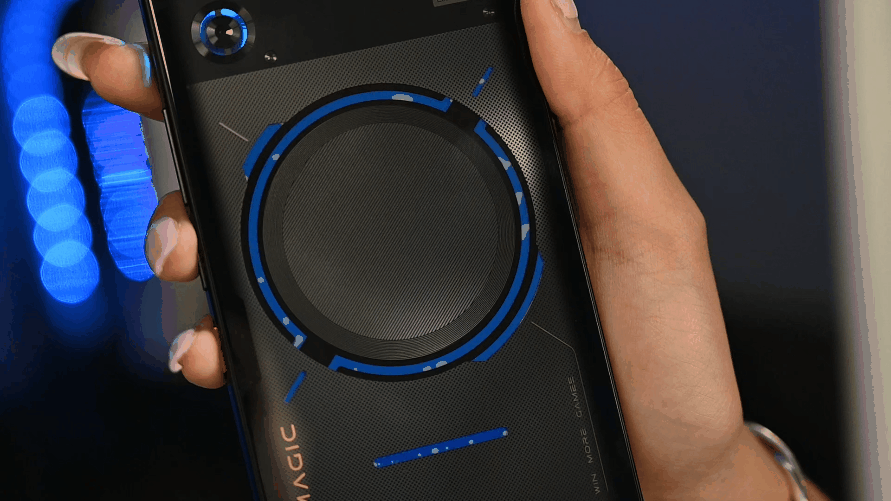 红魔11 Pro+上手体验，“风冷+水冷”的游戏手机，强的离谱？