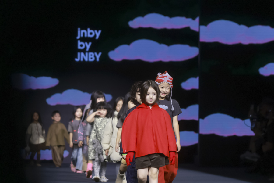 2026春夏上海时装周收官:从秀场到街区,时尚走进生活