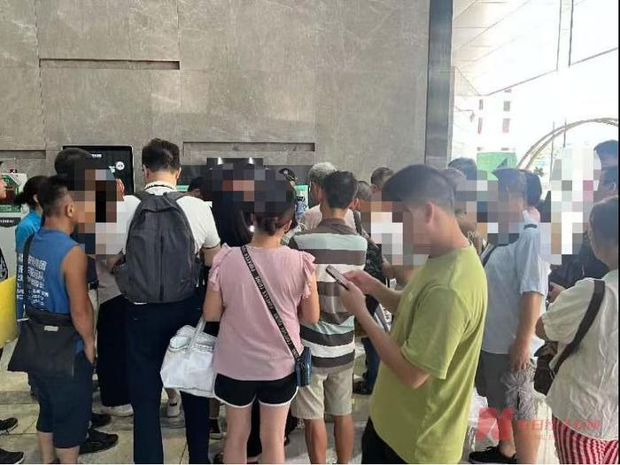 开店近百家的装修品牌靓家居突然宣布“停止经营”：公司总部无人接待，有项目经理称今年结算周期从40天延长至6个月