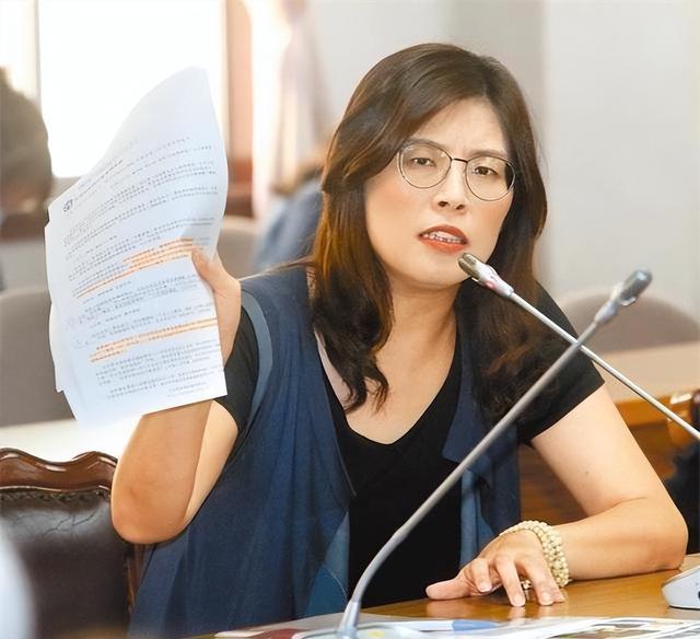 详细阅读:郑丽文:当然要赴大陆交流,怕就不要出来混 郑丽文:当然要赴大陆交流,怕就不要出来混