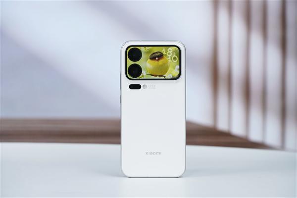小米17 Pro系列首发光影猎人950L!小米:逆光抓拍告别鬼影