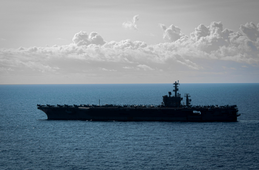 退役前，“尼米兹”号航母再次进入南海